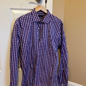 Esquire Mens long sleeve button down dress shirt.
